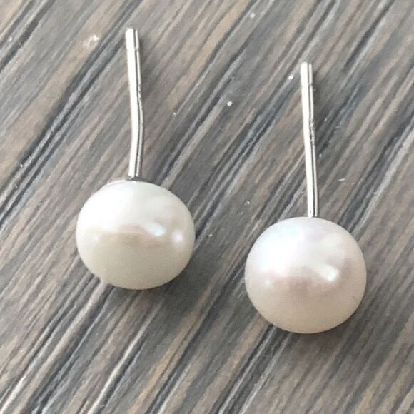 Men’s Small Genuine Freshwater Pearl Studs, Sterling Silver Unisex Gift Earrings - Picture 4 of 10
